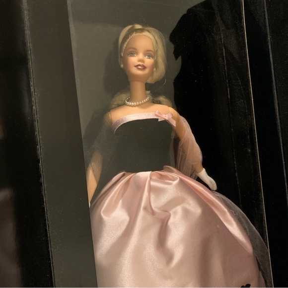 Vintage 2000 Barbie Timeless Silhouette - Picture 4 of 5